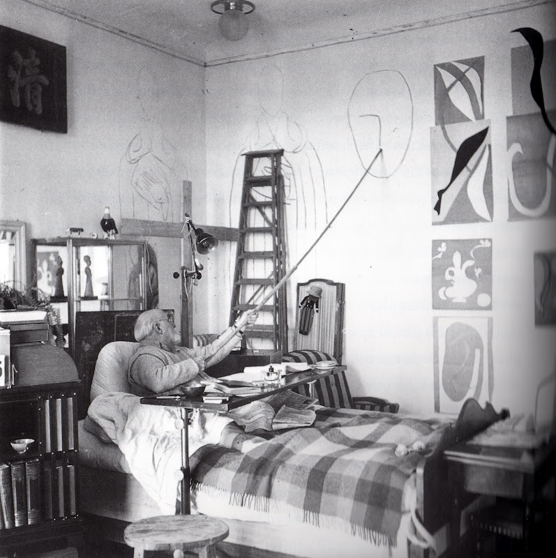 Henri Matisse — drawing images for the Chapelle du Rosaire, Vence, from his bed in the Hotel Regina, Nice-Ciminez (1950)